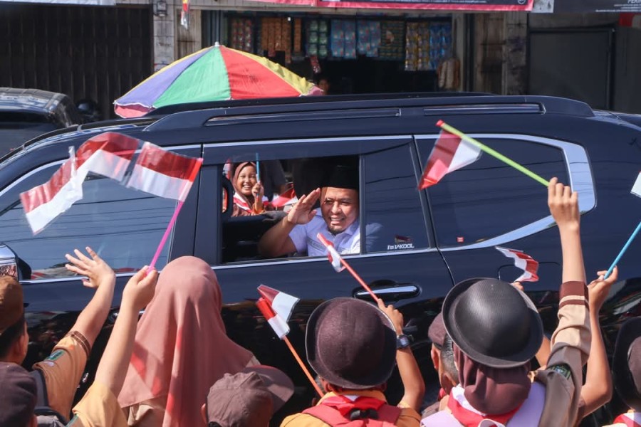 Wako Pekanbaru Siapkan Seragam Sekolah Gratis Bagi Anak Kurang Mampu