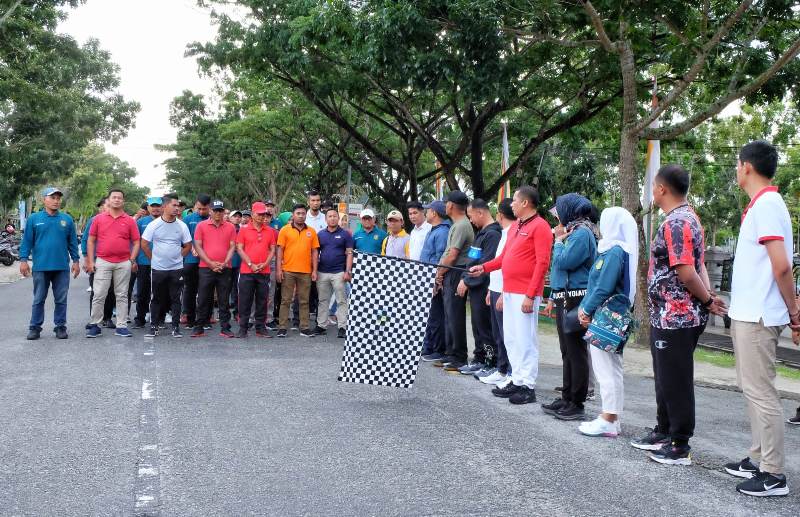 Hari Kesehatan Nasional Ke-58 Bupati Selengarakan Jalan Santai