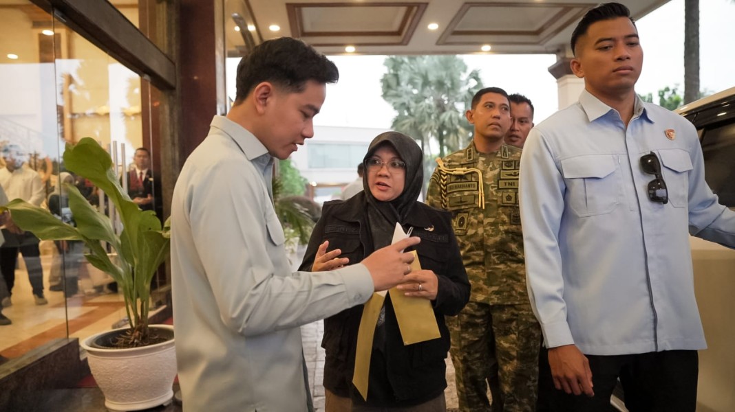 Suarakan Pemangkasan DBH, Bupati Siak Temui Wapres Gibran Saat Kunker di Riau