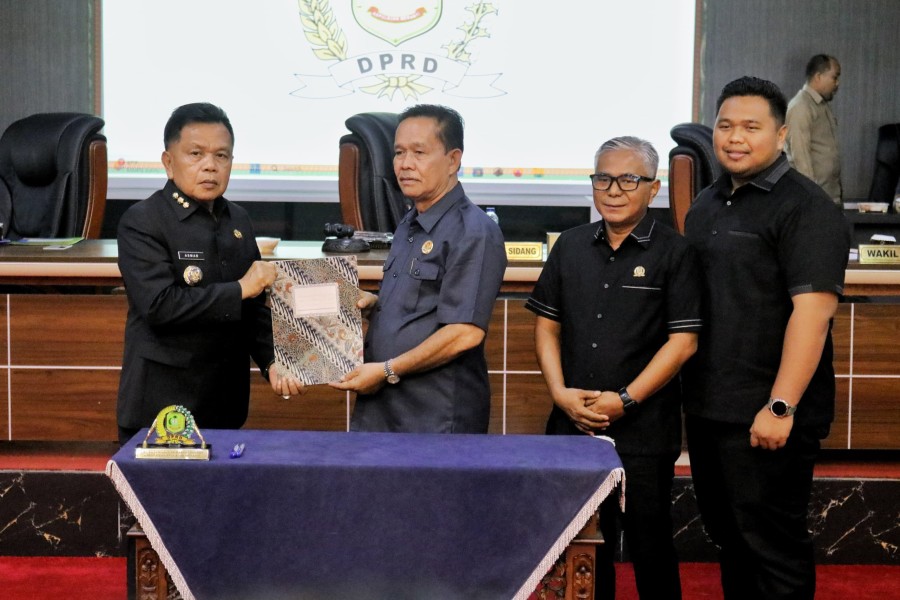 Bupati Meranti Sampaikan Jawaban atas Pandangan Umum Fraksi DPRD Terkait Tiga Ranperda Strategis