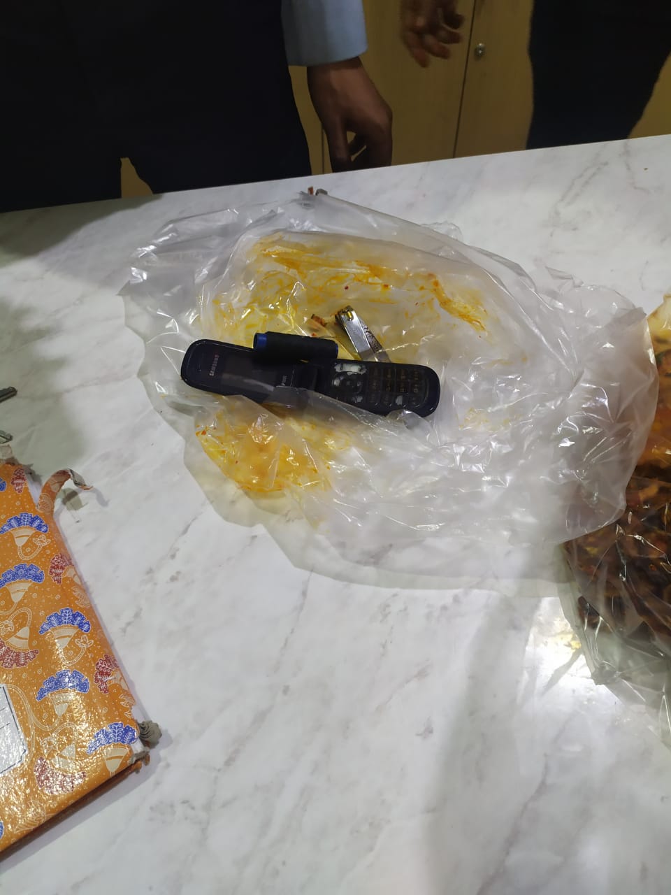 Petugas Rutan Pekanbaru Gagalkan Penyelundupan HP dalam Makanan