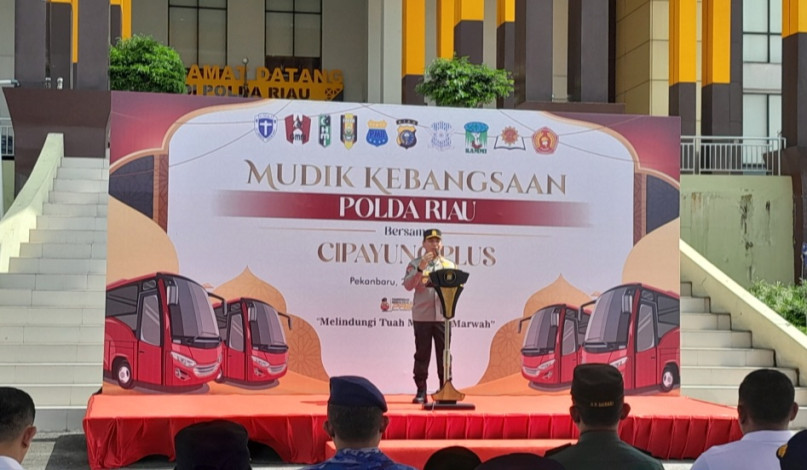 Bersama Cipayung Plus Gelar Mudik Gratis, Ini Pesan Kapolda Riau