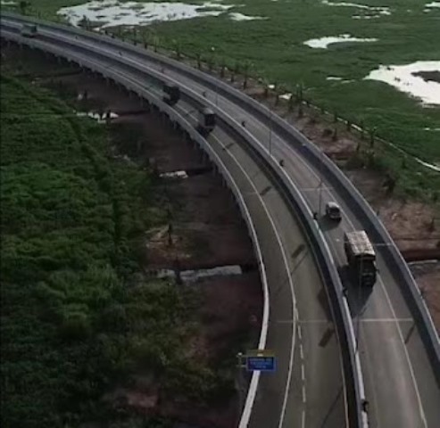 Jokowi Pamer Tol Trans Sumatera, dari Aceh Sampai Lampung