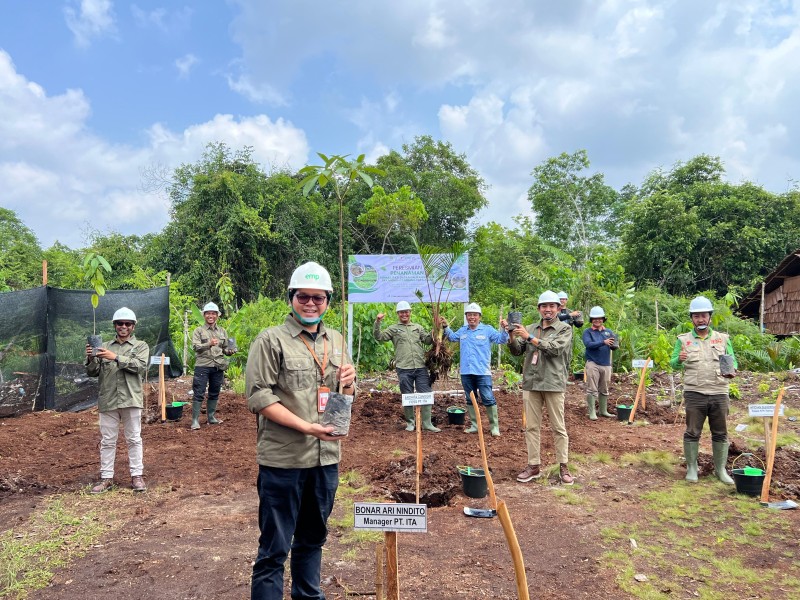 Tanam Pohon, Tanam Harapan: PT ITA Resmikan Program Rehabilitasi Daerah Aliran Sungai