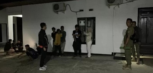 Gelar Razia Pekat, Satpol PP Temukan Pasangan Muda-mudi Belum Menikah dalam Kamar