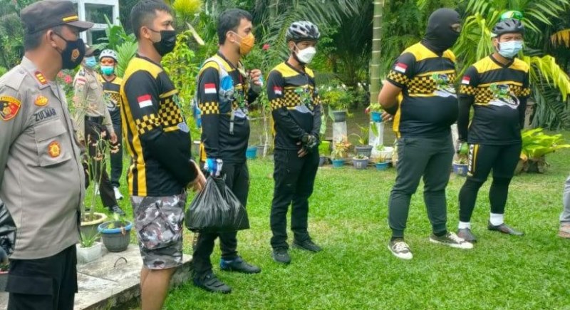 Warga Terkonfirmasi Covid-19 di Bantan Timur Dapat Bantuan 45 Paket Sembako