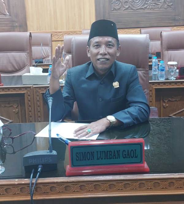 Simon Lumban Gaol, Anggota DPRD Bengkalis Bantah Tak Fokus Saat Paripurna