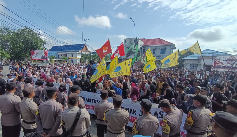 Buntut Pelayanan Roro Amburadul, Kadishub Bengkalis Didesak Mundur dari Jabatan