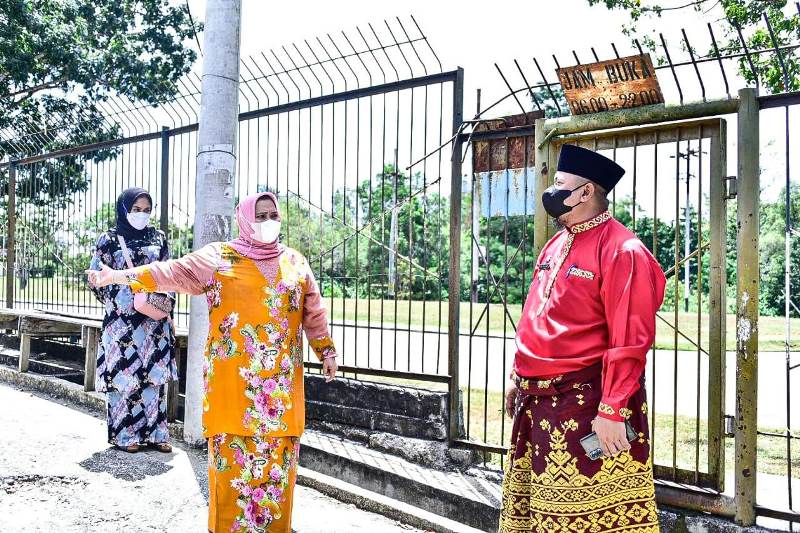 Jalan Rusak, Bupati Sikapi Keluhan Warganya