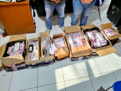 Bea Cukai Bengkalis Gagalkan Penyelundupan 652 iPhone Ilegal Senilai Rp4 Miliar