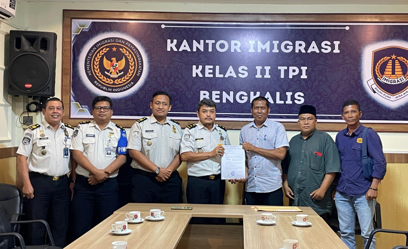 Bawa 1.020 Tanda Tangan, Warga Rupat Desak Imigrasi Deportasi WN Malaysia Chua Cin Heng