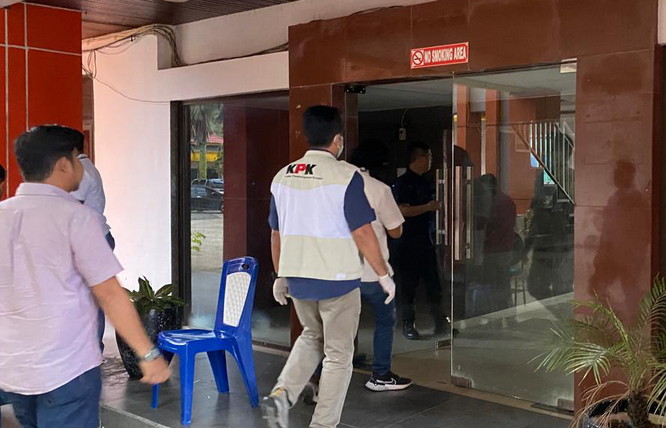 Setelah Lebih 24 Jam, KPK Akui Sita Dokumen dan Uang di Kantor Bupati Inhu