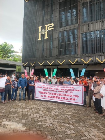 Masyarakat Tegas Tolak Keberadaan Tempat Hiburan Heaven 2 di Panam Garden