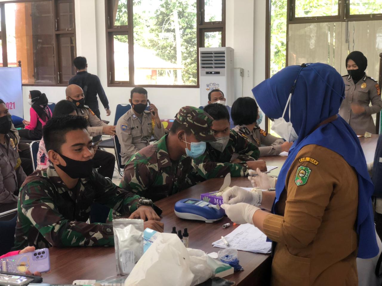 Dalam Rangka Hari Bhayangkara Ke - 75, Polres Siak Gelar Donor Darah