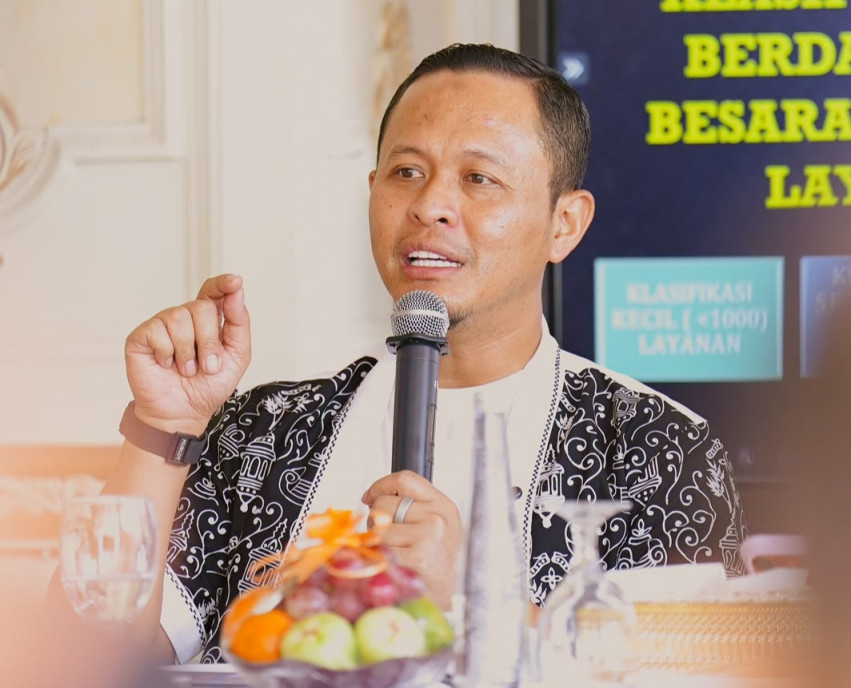Siswa Kurang Mampu di Pekanbaru Dapat 5 Setel Seragam Sekolah Gratis