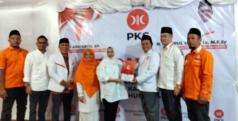 PKS Terima Pengembalian Formulir Pendaftaran Balon Bupati Bengkalis