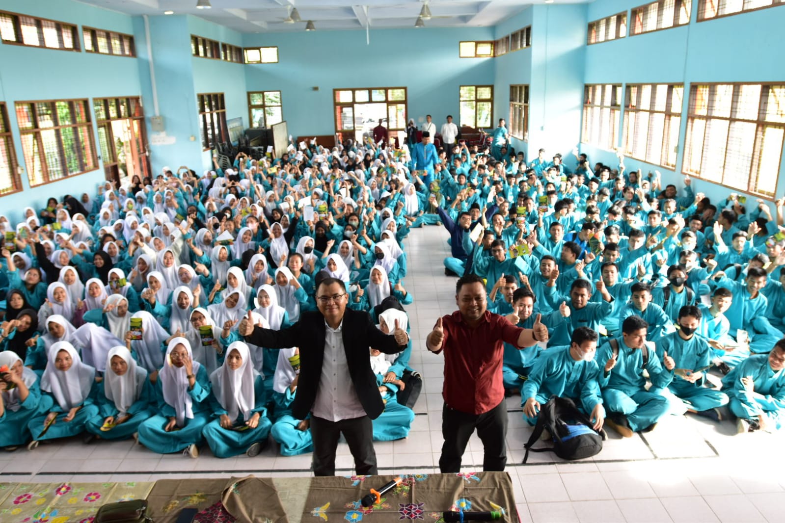 Rektor Unilak Dr Junaidi Datang ke SMK 4 Pekanbaru, Ratusan Siswa Termotivasi Untuk Kuliah