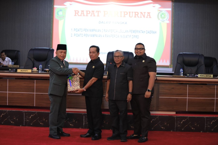 DPRD Kepulauan Meranti Buka Paripurna ke-5, 3 Ranperda Usulan Pemda dan 4 Inisiatif Dewan Disampaikan