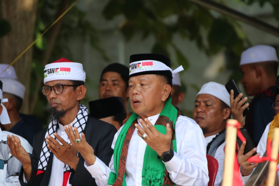 Lepas Ribuan Massa Aksi Bela Palestina, Plt Bupati : Semoga Doa Kita Membuka Pintu Langit