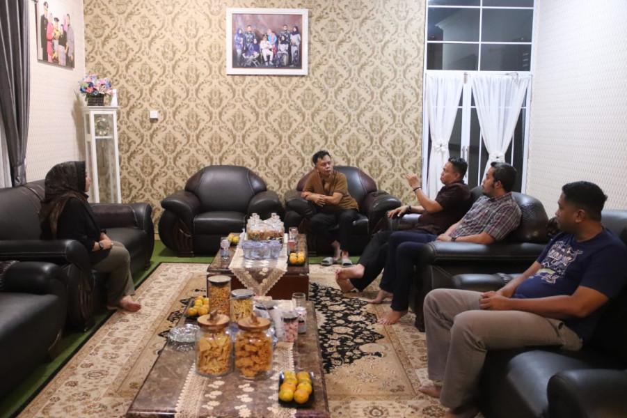 Momen Hari Raya Idul Fitri KEJARI Silaturahmi Kerumah Dinas Plt. Bupati Kabupaten Kepulauan Meranti