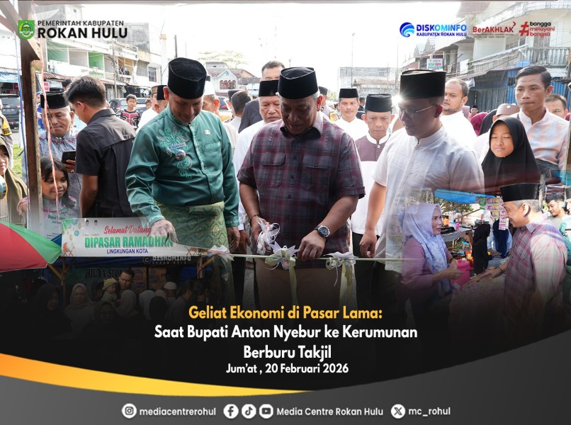 Geliat Ekonomi di Pasar Lama: Saat Bupati Anton Nyebur ke Kerumunan Berburu Takjil