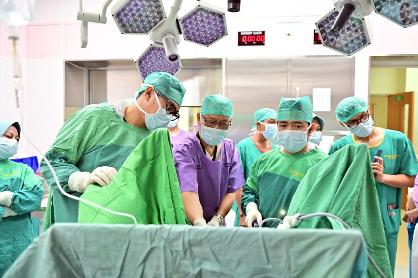 RSUD Arifin Achmad Riau Tangani Kasus Langka, Pasien Haid Keluar dari Saluran Urin