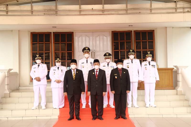 Gubernur Riau Lantik Tiga Kepala Daerah Terpilih Secara Langsung