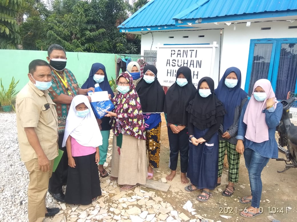 Syukuran Milad ke 39, Unilak Berikan Bantuan Dua Panti Asuhan di Rumbai