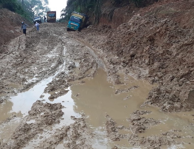 Kerusakan Jalan di Batang Cenaku Inhu Telan Korban Jiwa