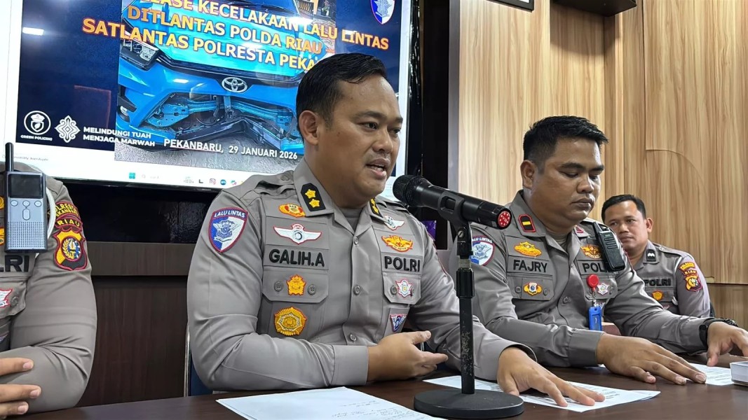 Pekerja Marka Jalan Tewas Ditabrak di Pekanbaru karena Sopir Main Ponsel