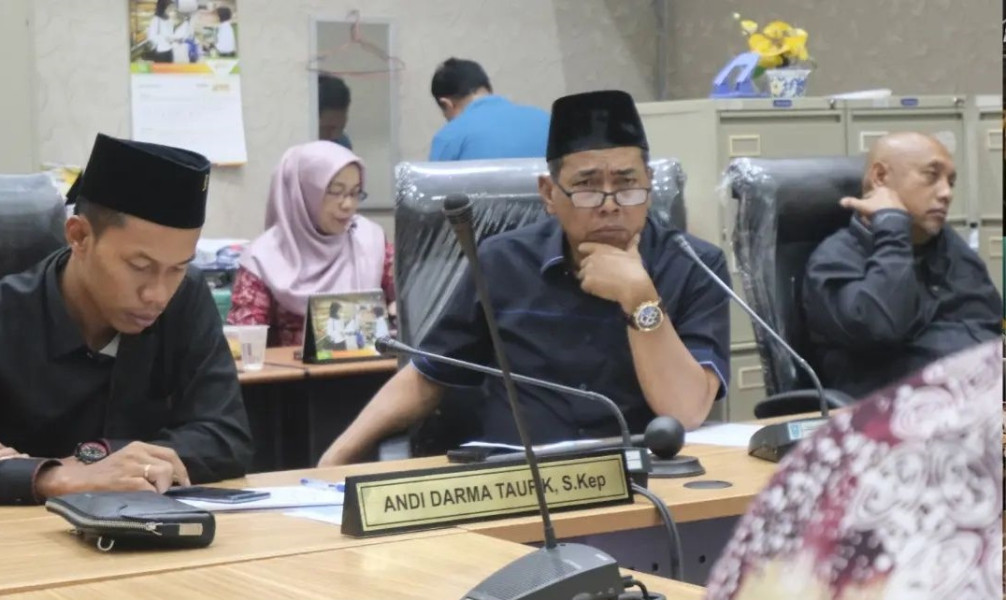 Bahas Program Kegiatan Kewaspadaan Masyarakat, Komisi I DPRD Riau Lakukan Rapat Dengar Pendapat Dengan FKDM