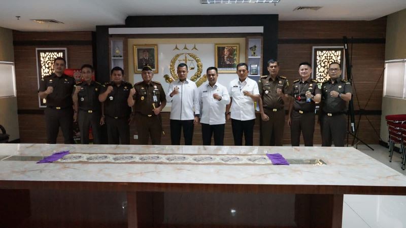 Dua Hari Dilantik Jadi Pj Wako Pekanbaru, Muflihun Datangi Kantor Kejari. Ada Apa?