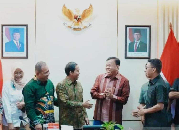 Ini Isi Pertemuan Menhut Raja Juli dan Bupati Kuansing Suhardiman Amby di Jakarta