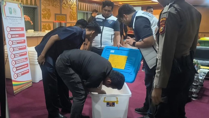 Usai Geledah Sekretariat DPRD Riau, Polda Riau Sita 25 Box