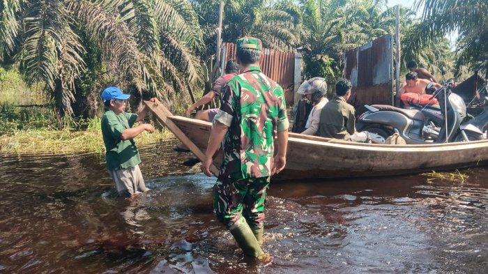 Banjir Pelalawan Masuki Hari ke-19, Ruas Jalan Masih Tergenang