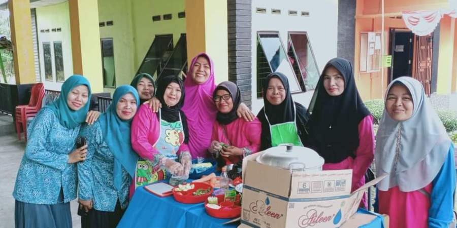 Diselenggarakan Pemdes, 30 Perempuan Desa di Bantan Timur Ikuti Pelatihan Kuliner Lokal