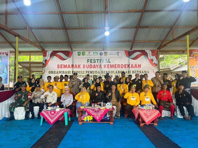 Gasing dan Silat Pengantin Jadi Pusat Perhatian Festival Budaya Kemerdekaan Merbau