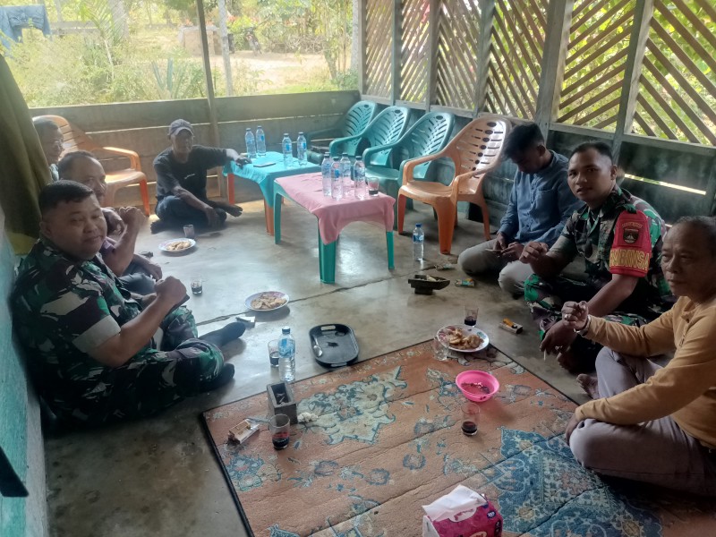 Mempererat Sinergitas TNI Bersama Masyarakat Danramil 05 Bukit Batu Gelar Silaturahmi