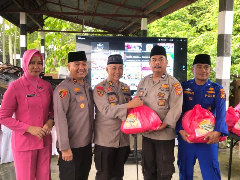Polres Kepulauan Meranti dan Bhayangkari Gelar Baksos Serta Bazar Ramadhan Polri Presisi