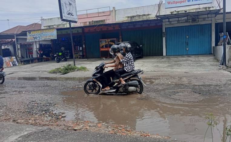 Anggaran Perbaikan Jalan Provinsi Dalam Kota Pekanbaru Sebesar Rp25 Miliar