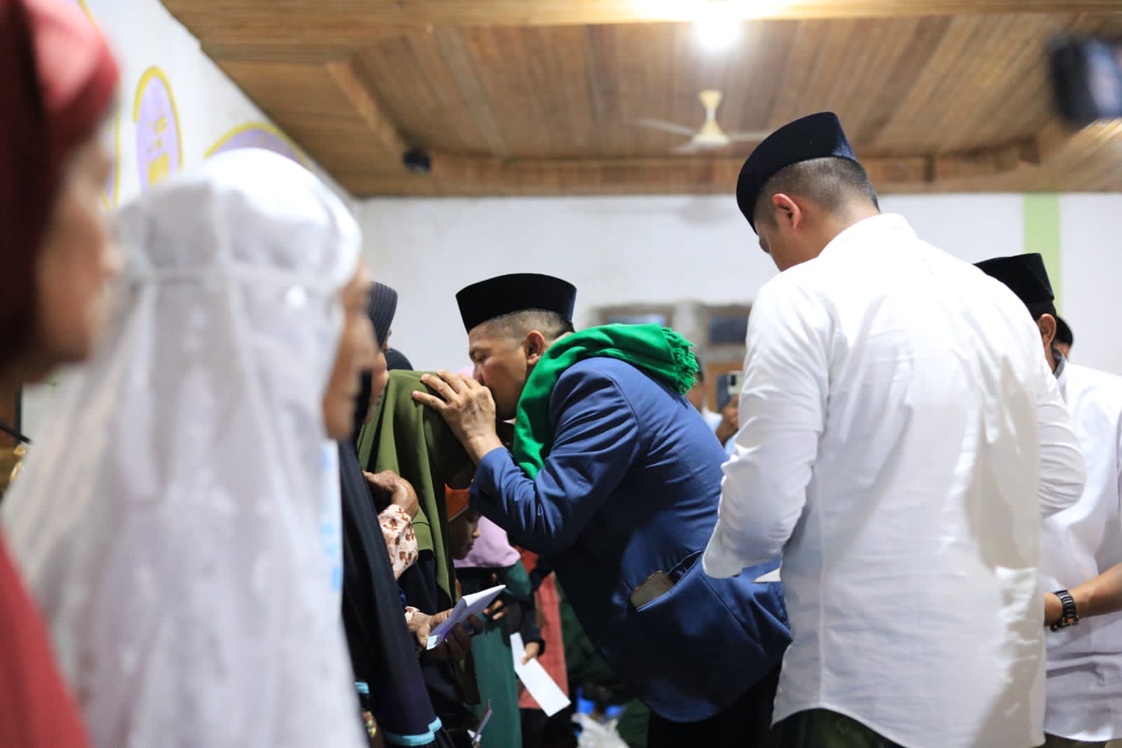 Safari Ramadan Perdana, Bupati Buka Puasa di Tanjung Peranap dan Sahur di Desa Padang Kamal