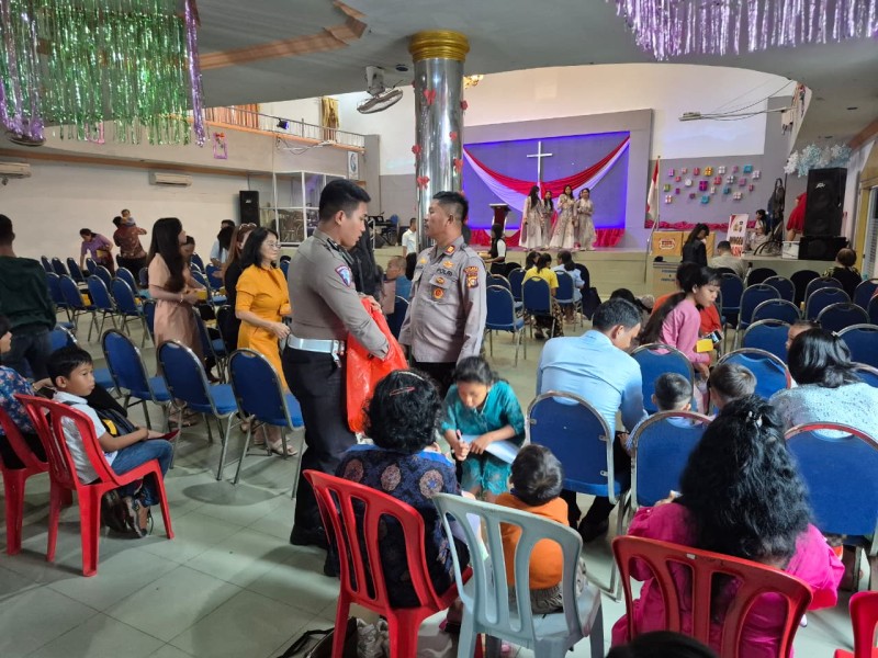 Minggu Kasih Polres Meranti Sasar 8 Gereja, Sampaikan Pesan Kamtibmas, Karhutla dan Pilkades