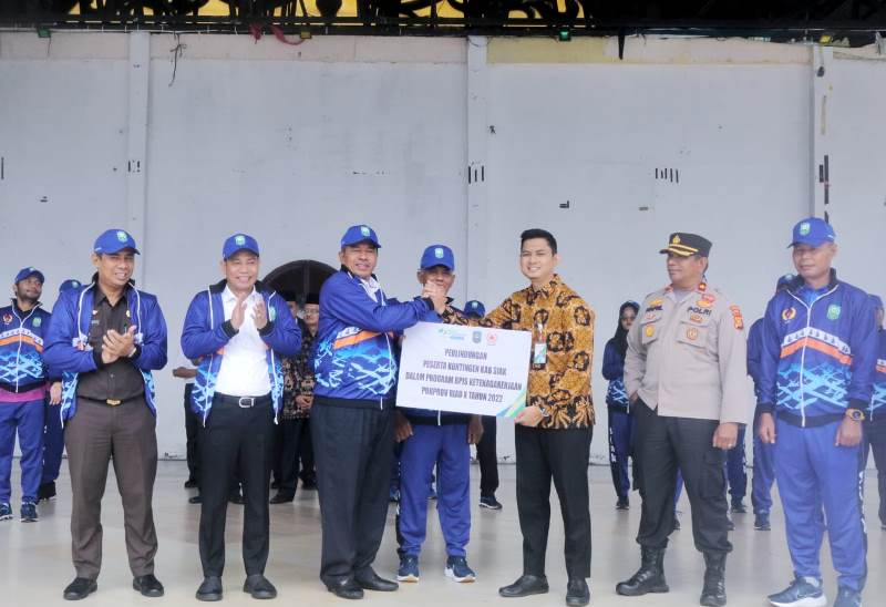 Lepas Kontingen Porprov Siak Bupati Alfedri Optimis Siak Masuk 3 Besar