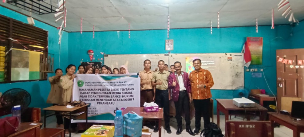 Dosen Fakultas Hukum Unilak Laksanakan Pengabdian Kepada Masyarakat di SMAN 7 Pekanbaru