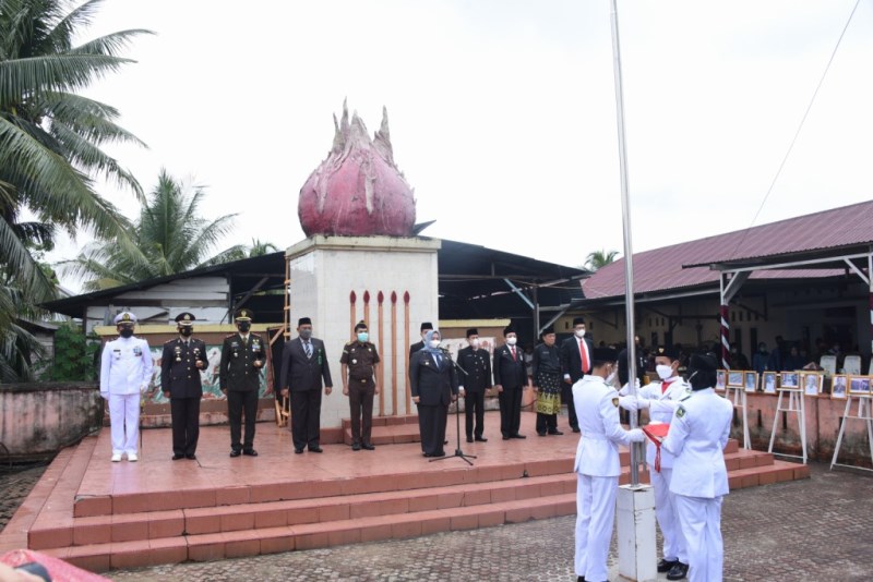 Di Tugu Perjuangan Pedekik, Buk Kas Bacakan Sambutan Resmi Mensos RI