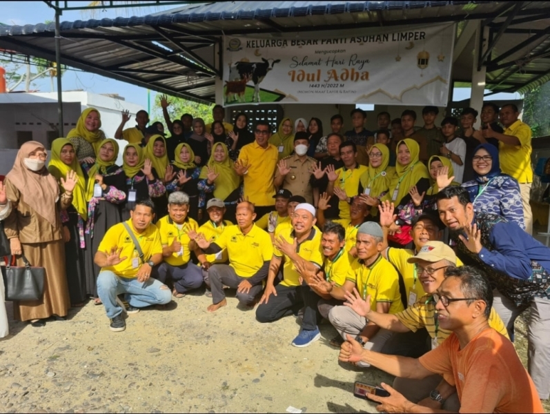Gubri H. Syamsuar Hadiri Penyelenggaraan Kurban IKB SMPN 5 Pekanbaru di Yayasan Limper